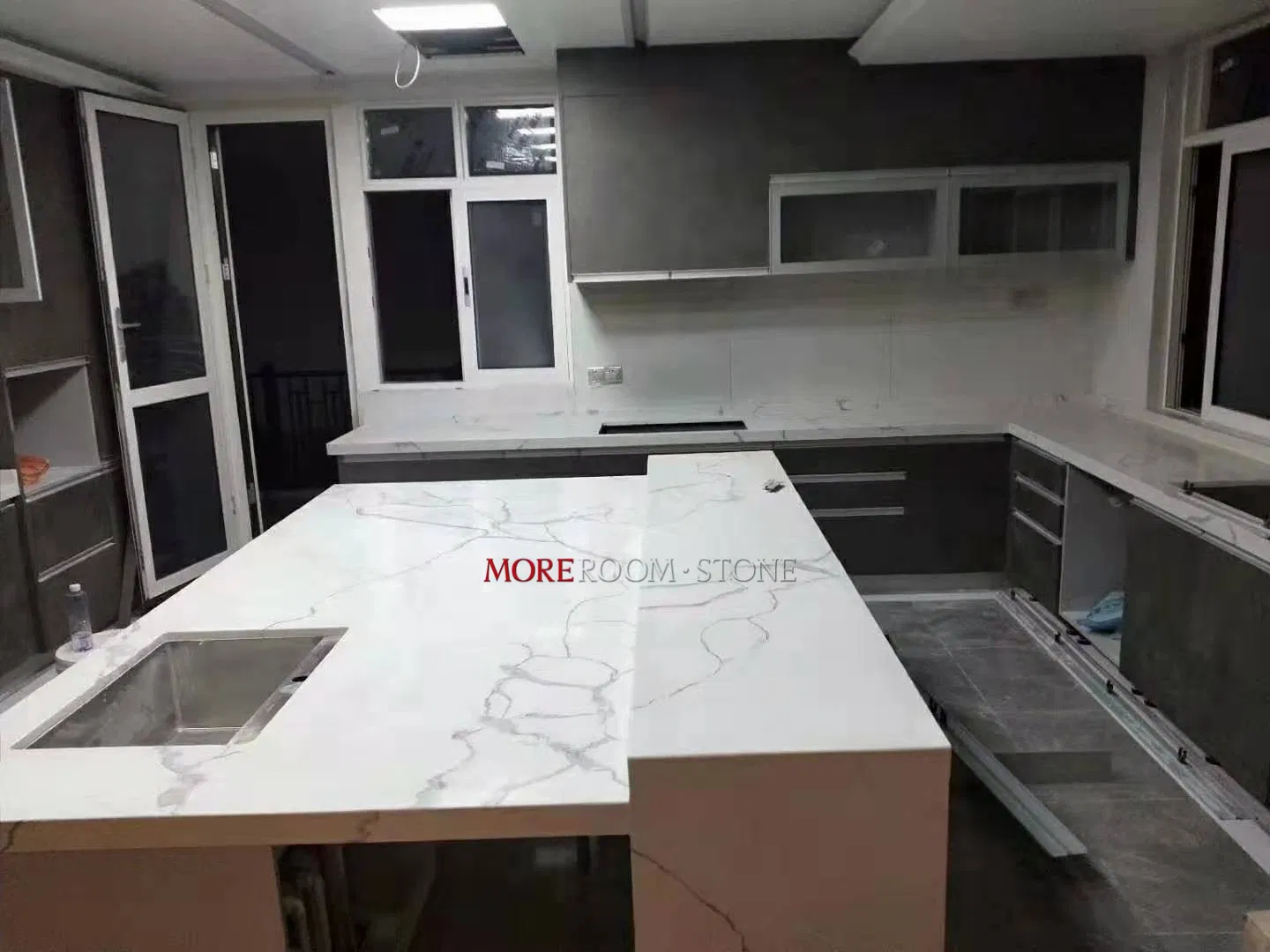 Bench Top Countertops Design Artificial White Marble Quartz Stone Bathroom Vanity Top