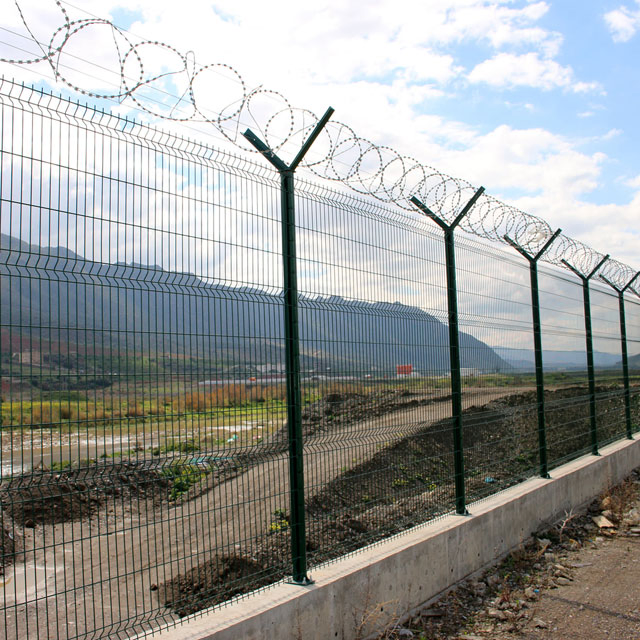 Factory Price Welded Metal PVC Coated Curvy Security Mesh Farm Fence