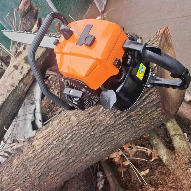 Good Perfermance High Duty Strong Power Professional 105cc Chain Saw