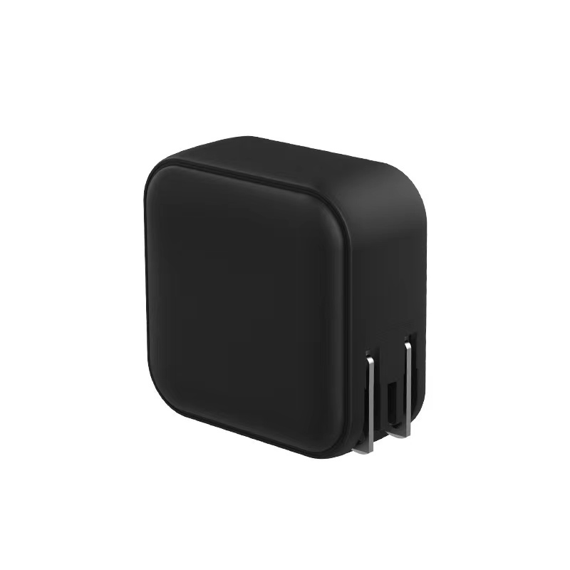 GaN-адаптер 100W с 4 портами, компактный