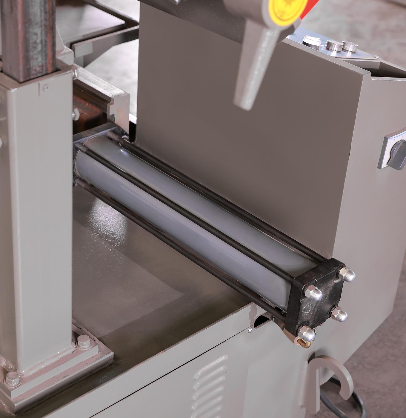 Станок ленточнопильный портативный горизонтальный