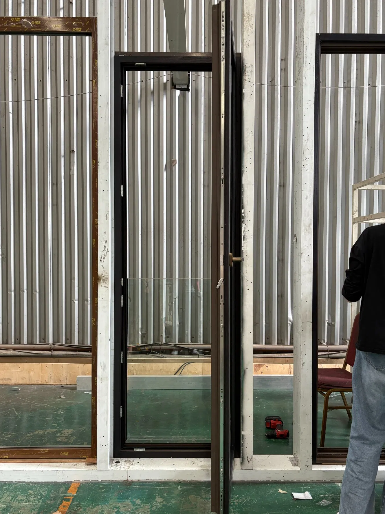 High-End Custom Thermal Break Aluminum Wooden Composite Window with Guardrail Glass