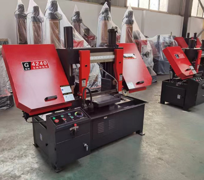 Ленточная пила по металлу с регулировкой скорости автоматическая