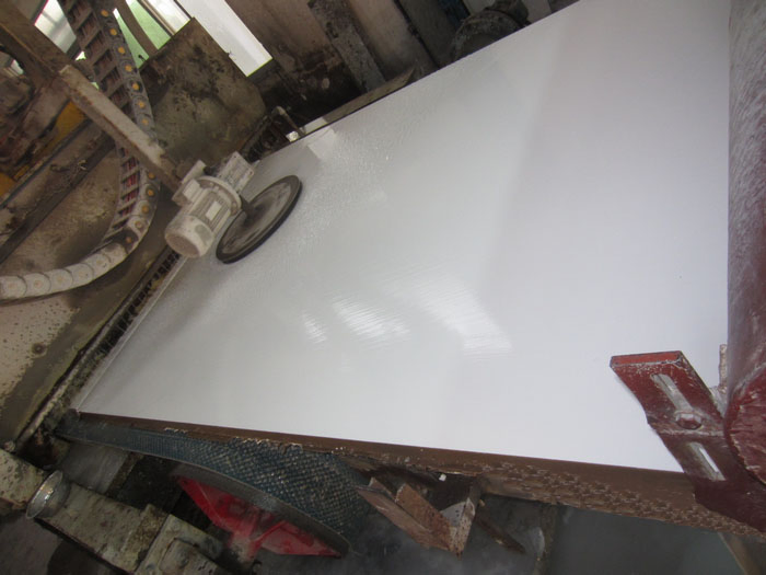 Premium White Quartz Countertop for Elegant Kitchen Designs