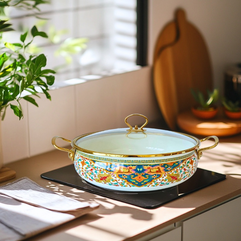 The Saudi Enamel Pot Can Be Seen in Phnom Penh