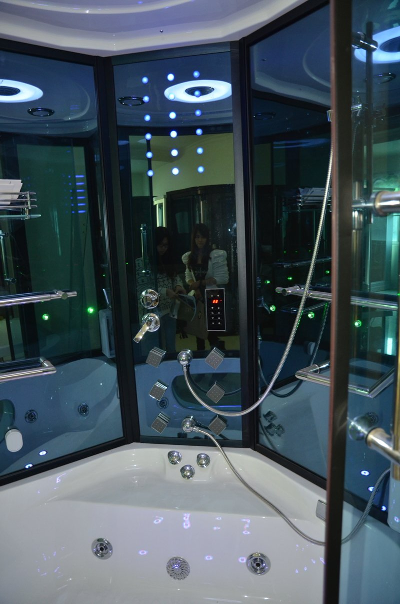 Home with DVD Personal Computerized Bathtub Steam Room Shower Combo