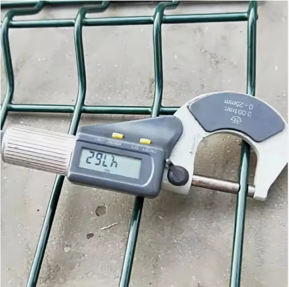 3D Fence Welded Wire Mesh Panel Bending Fence Curved Outdoor Garden Fence for Sale