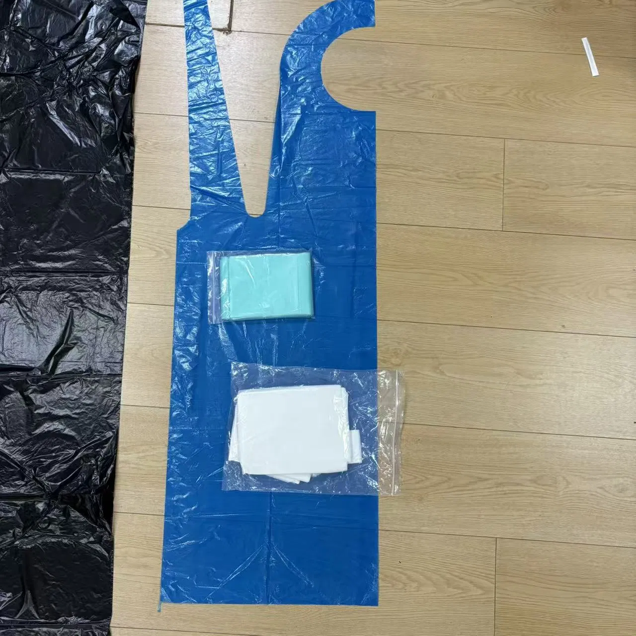 Disposable PE Apron Waterproof Work for Haircut