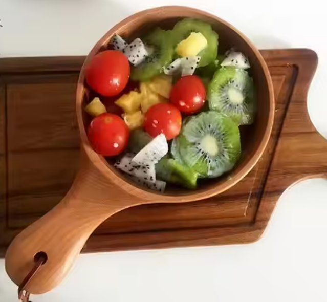 Деревянная салатница с ручкой из бамбука