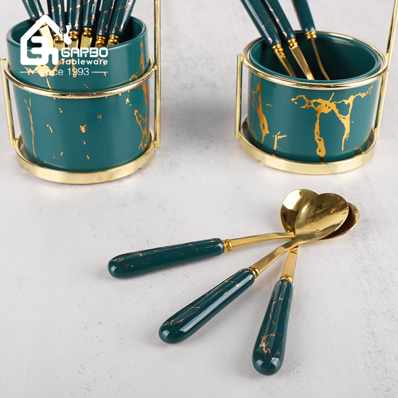Garbo China Competitive Price Elctroplated 410 Stainless Steel Fruit Fork Dessert Fork Cake Fork with White Ceramic Handle Hotel Restaurant Cafe Serving Fork