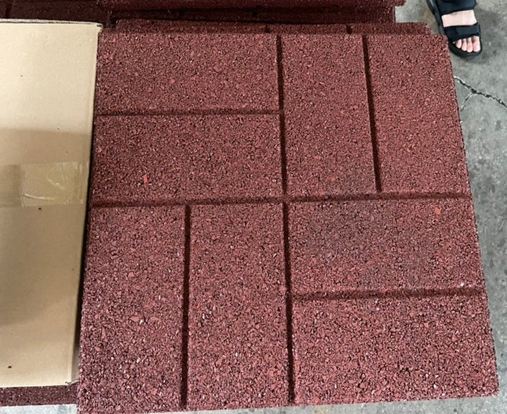 400X400mm Anti Slip and Noise Absorb Different Color Waste Tyre Rubber Paver