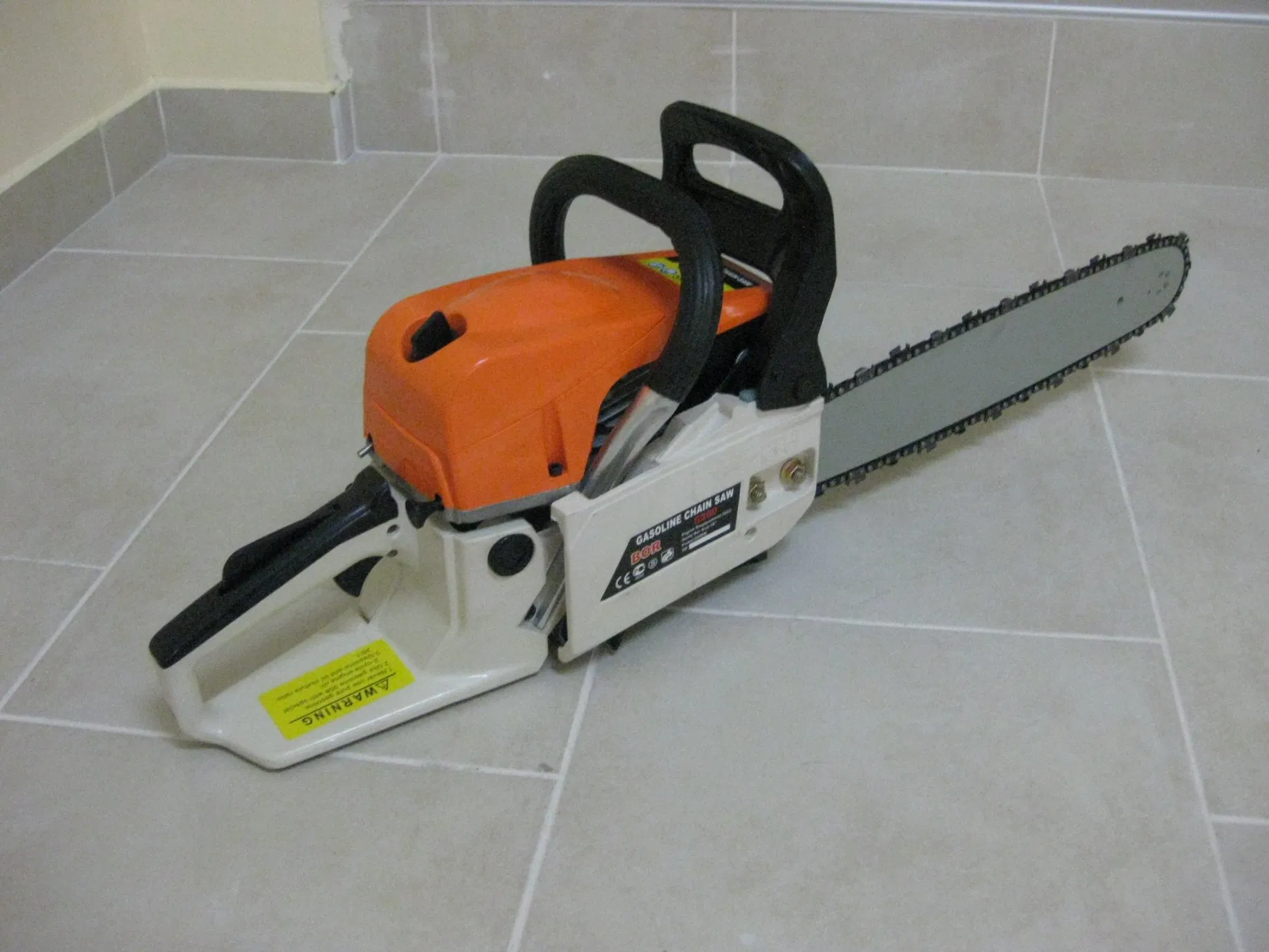 16 Inch Chainsaw, 52cc Gas Power Chain Saw, 2-Cycle Gas Powered Chain Saws Handheld Chainsaws for Trees Wood Farm Home Garden Cutting (16INCH)