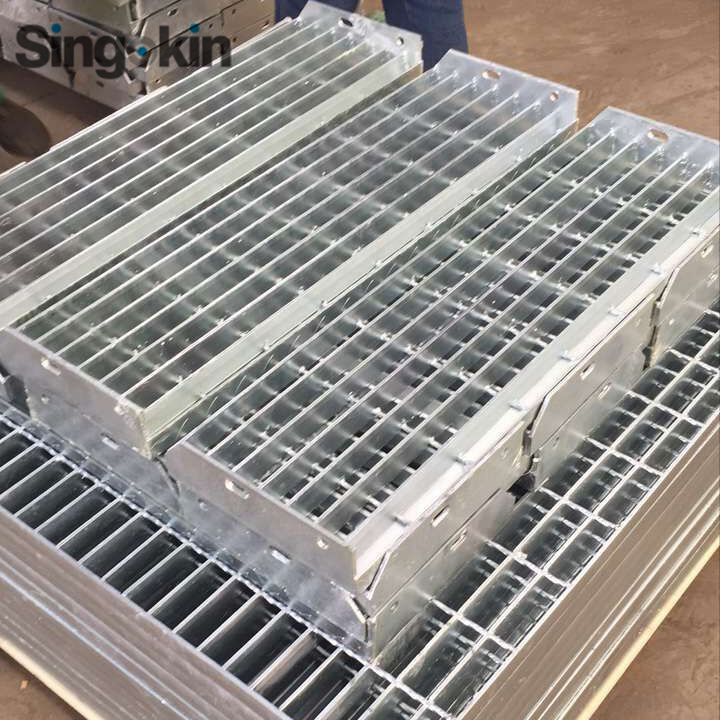 30X3mm Catwalk Steel Grating Serrated Galvanized Bar Grating Price