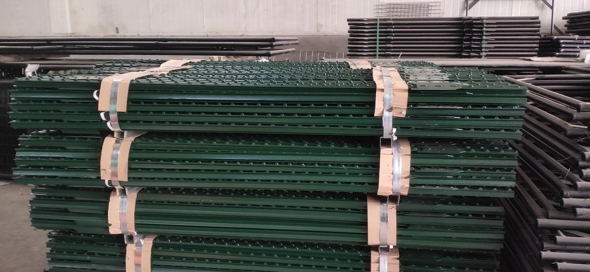 9FT Reliable Steel T-Post for Chain Link and Wire Fencing