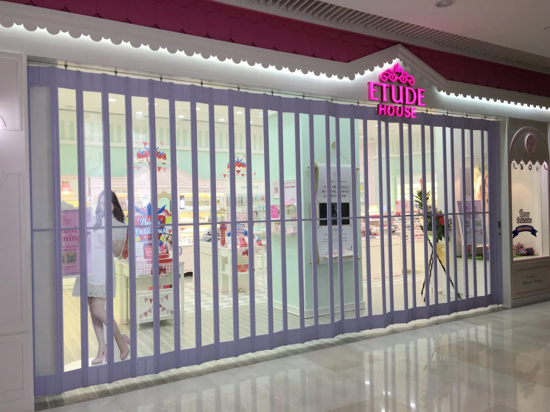 Aluminum Side Folding Polycarbonate Shutter Door for Shops