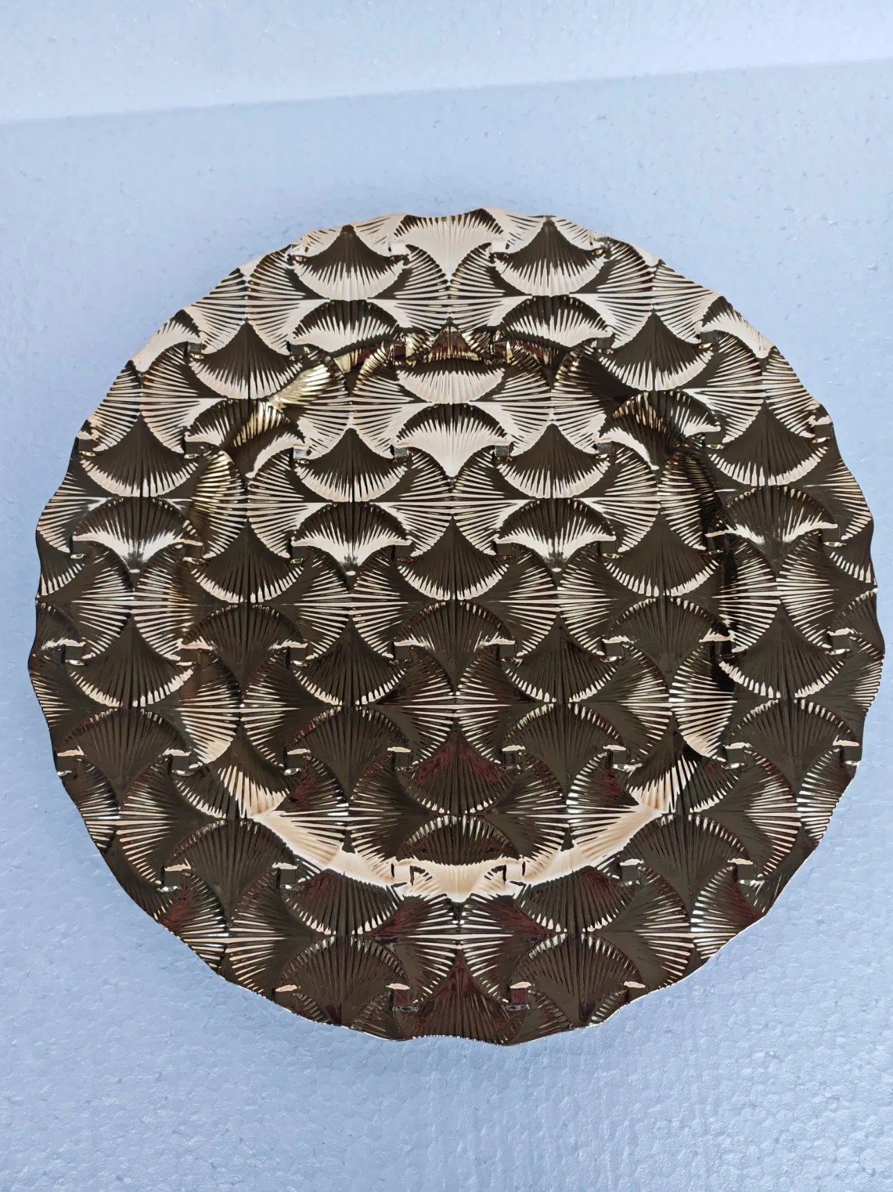 Elegant Round/Square Full Shell Pattern Decorative Dishware with Wholesale Price