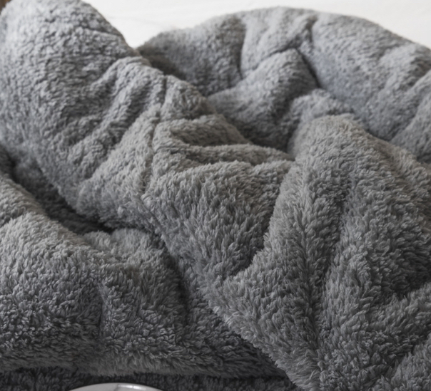 Super Soft, Comfortable and Warm Quilt for Winter