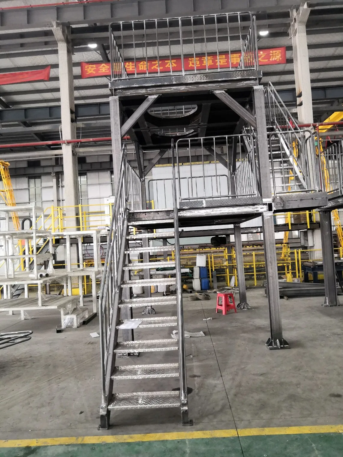 Factory Wholesale Welding Hot-Rolled Section Staircases for Cultural and Sports Venues