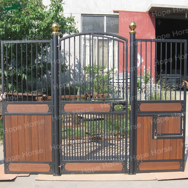 Luxury Permanent Metal Frame Bamboo Steel Frame Horse Boxes for Horses Farm Galvanized Horse Stalls