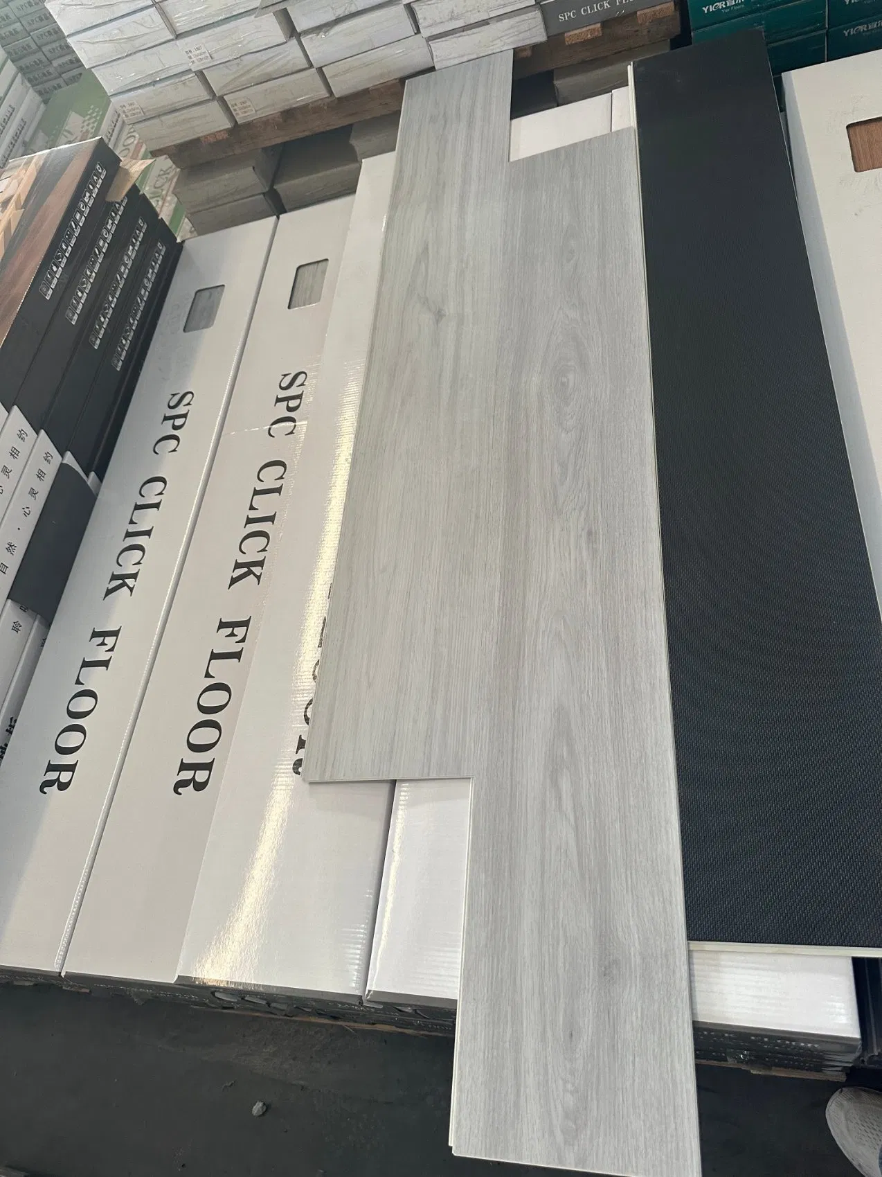 Водостойкий SPC ламинат для современных интерьеров