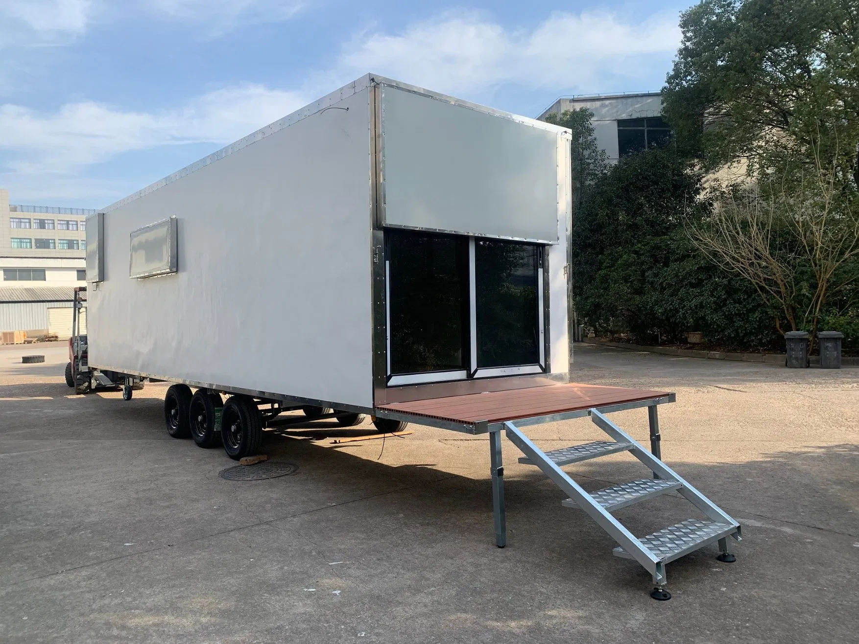 Fiberglass Waterproof Outdoor Towable Affordable Trailer House