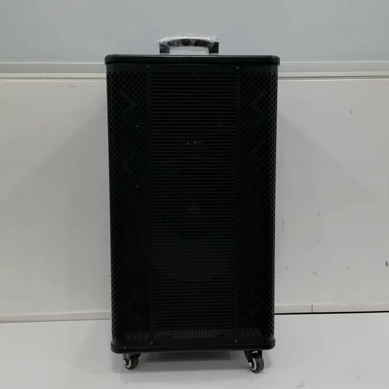 15-дюймовая Bluetooth-колонка на тележке в деревянном корпусе