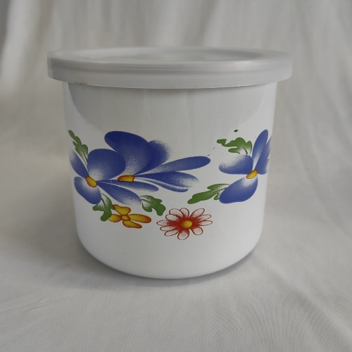 Metal-Edge Enamel Cup with Plastic Lid