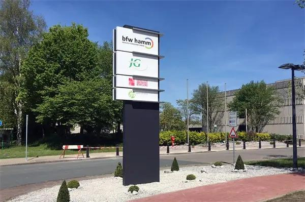 Low Price Waterproof Totem Petrol Gas Station Signboard Aluminum Frame Pylon Sign for Gas Stattion