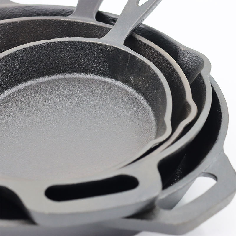 High Quality Single Handle Design Different Sizes Pre-Seasoned Cast Iron Cooking Pan Non Stick Skillet Gift Kitchen Three Piece Set Wholesale