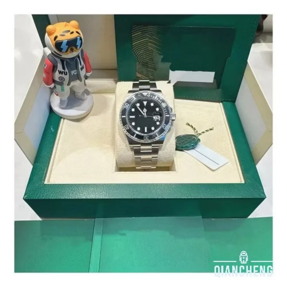 High-Quality, Designer-Style Waterproof Sports Watch with Automatic Mechanical 3235 Movement.