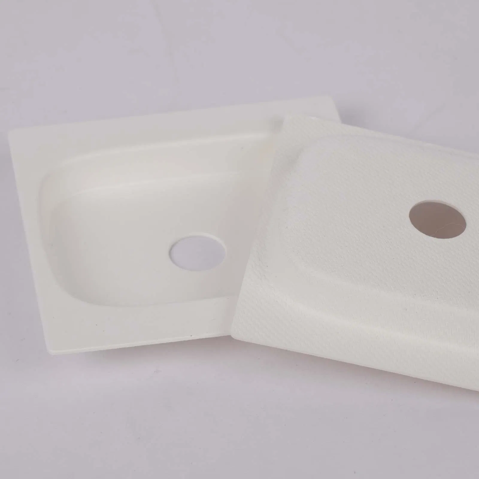 Kbd-Earphone Organizer in White Wet Press Pulp