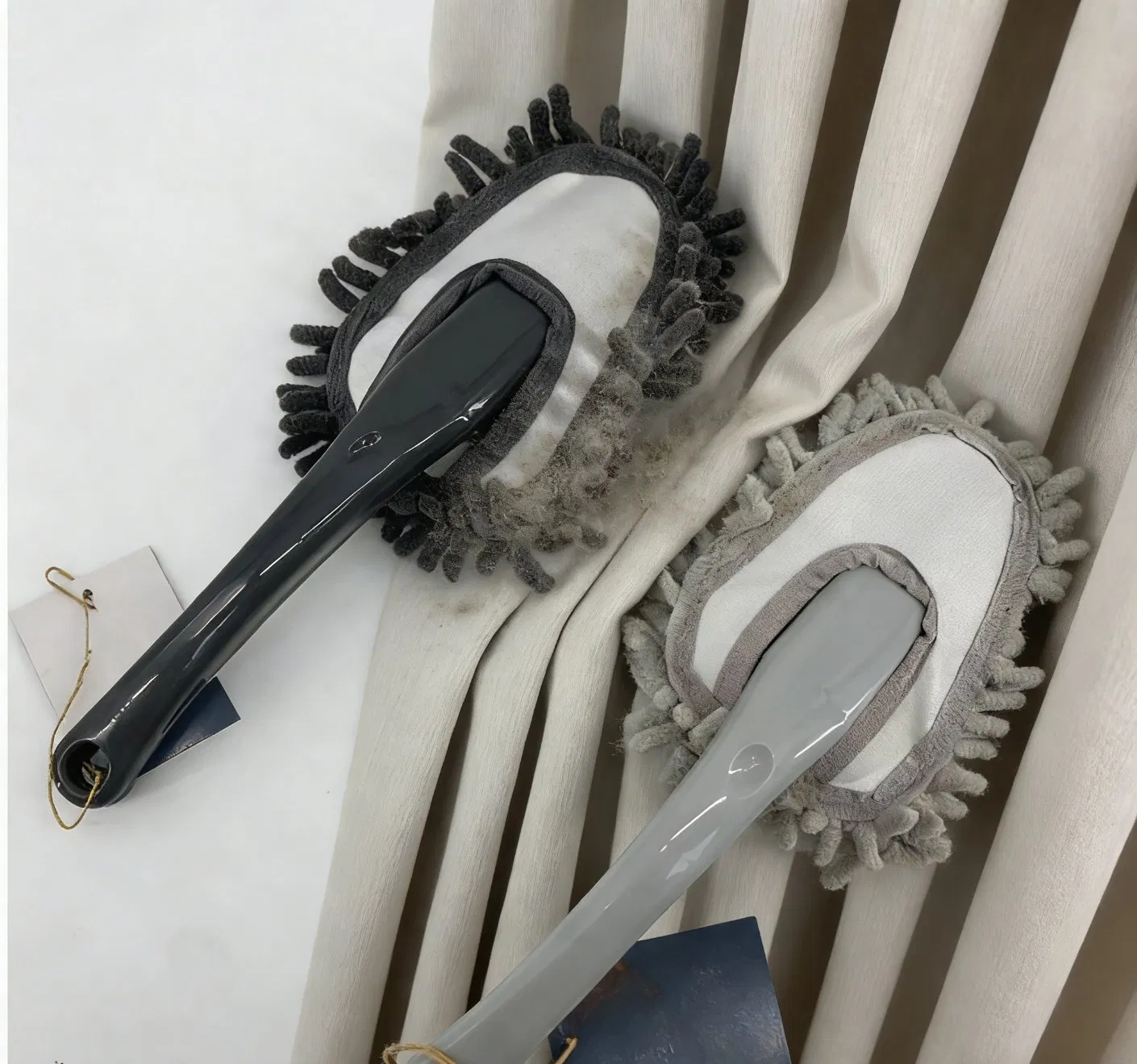 High Quality Chenille Cleaning Duster Handheld Dust Brush for Home Kitchen Furniture and Car Use Duster