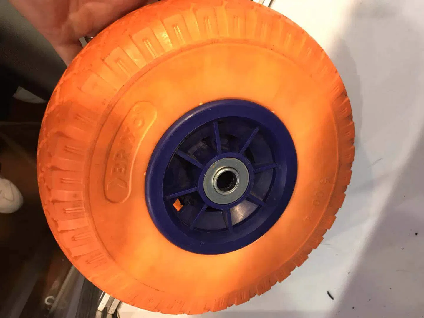 Flat Free PU Wheel with Diffirent Weight 2.50-4