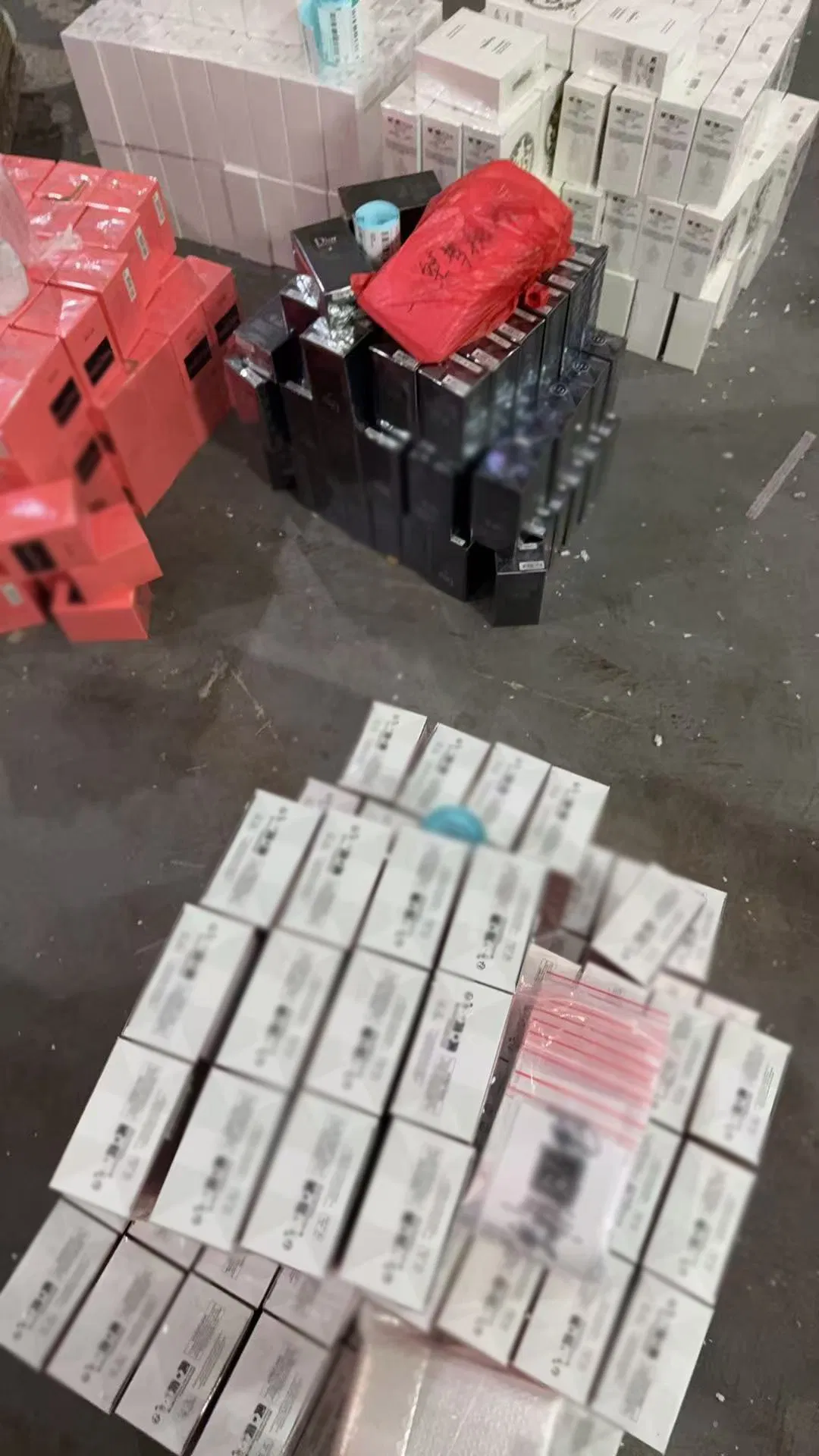 Мужской парфюм Aventure, 100 мл, цветочно-древесный аромат