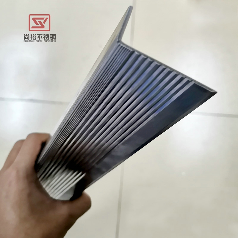 High Traction Heavy Duty Nonslip Stainless Steel Commercial Stair Nosing Trim