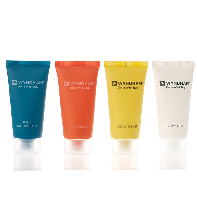 Wholesale 30ml Hotel Accessories Amenities Set Small Shower Gel Shampoo and Conditioner for Hotels SPA Bathroom