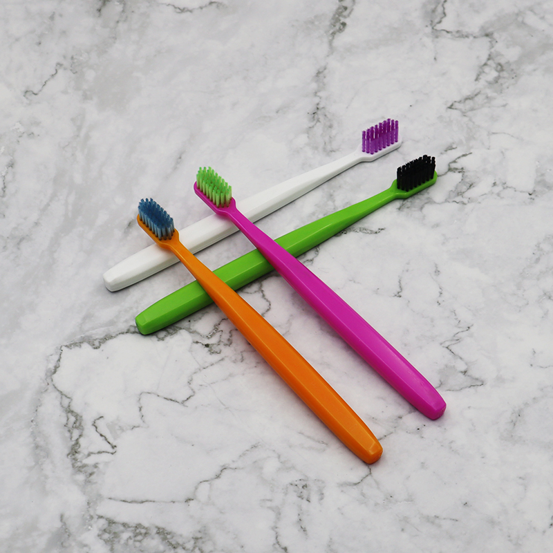 Travel/Home/Hotel Use Wide Brush Head Colorful PP Handle Soft Bristles Adult Toothbrush