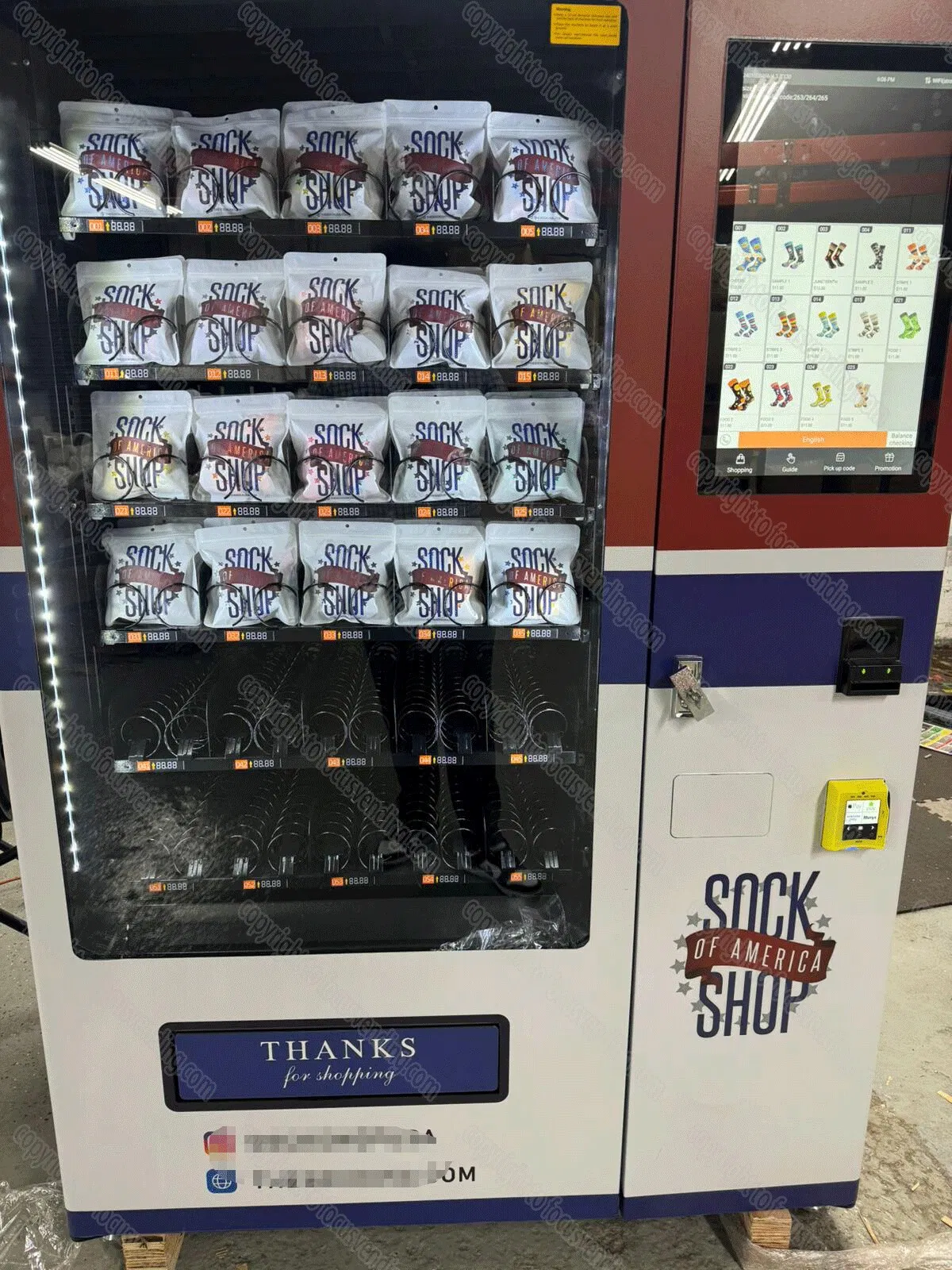 Fresh Coconut Vending Machine with Elevator System Automatic