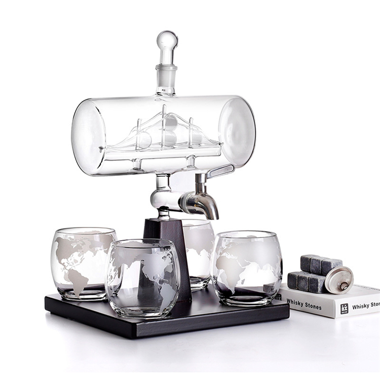Hot Selling High Borosilicate Glass Artificial Blowing Sailboat Whiskey Decanter Set