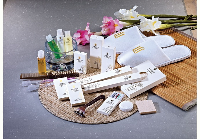 Wholesale Luxury Hotel Disposable Amenity Set in Black Paper Box