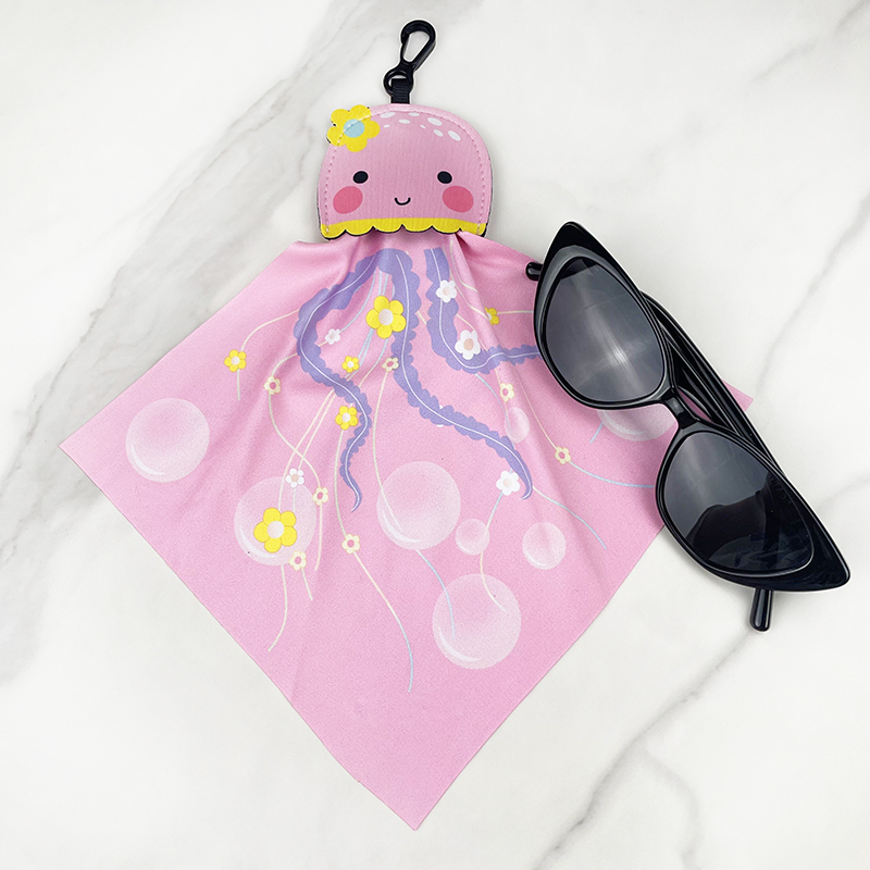 Reusable Portable Custom Cartoon Penguin Key Chain Small Bag Microfiber Cloth Portable Sunglasses Watch Glasses Cleaning Cloth