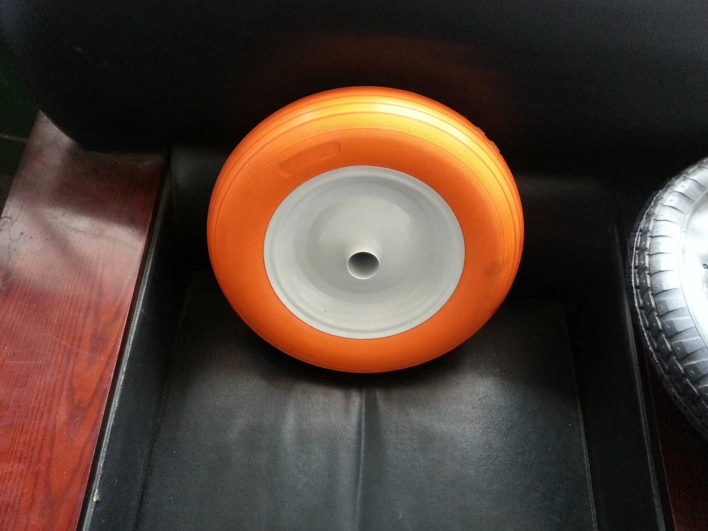 Colorful Tyre Light Weight Durable Heat Resisting Punture Proof PU Foam Wheel (4.00-8)