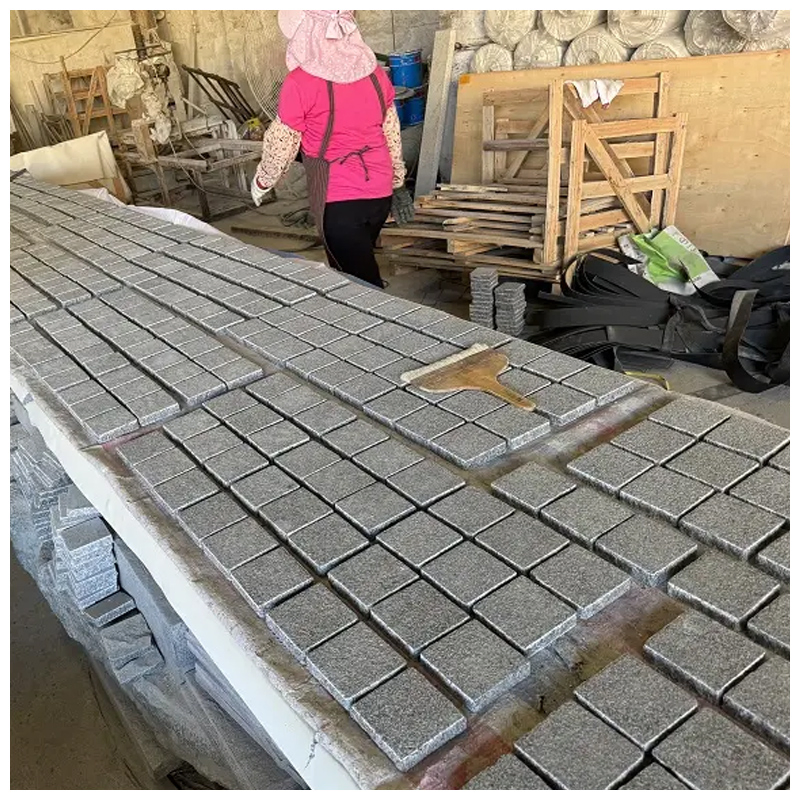 G654 Dark Grey Granite Flamed Mesh Back Cobblestone