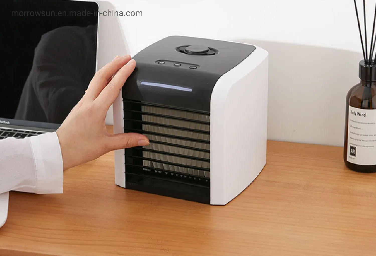 Muliti-Functional Cordless Portable Mist Spray Air Cooler Mini Air Conditioner with LED Seven Color and Pm2.5 Filter Paper