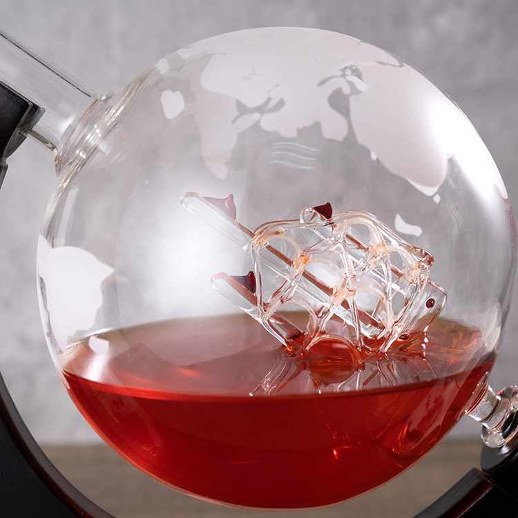 Wholesale Glass Bottle Wine Liquor Globe Whisky Decanter with Wood Base with 2 Cups