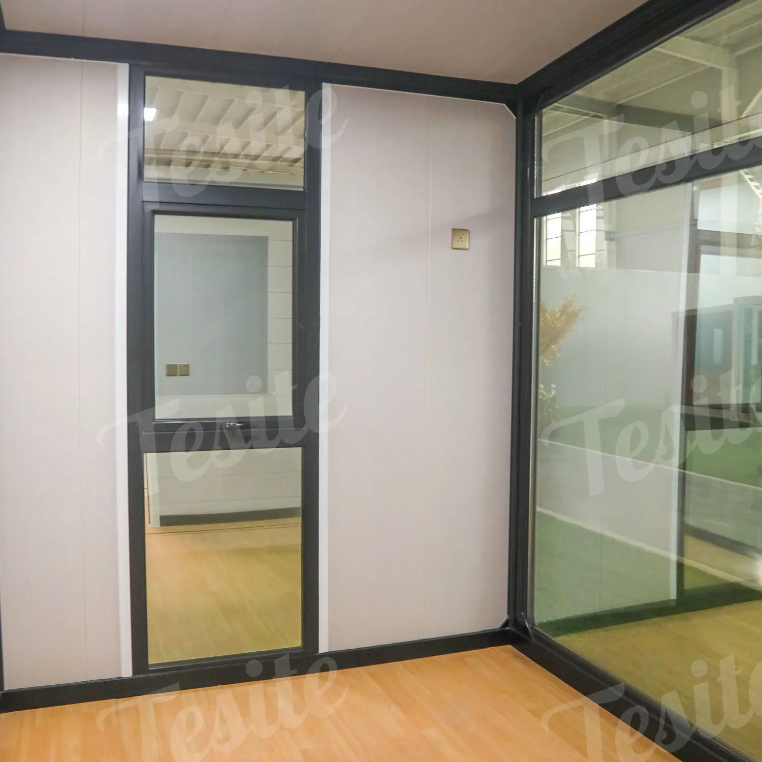 Manufacturer 30FT Prefabricated Expandable Container Mobile Shop Home with Toilet