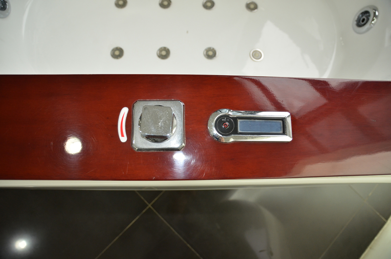 Угловая ванна для двоих с гидромассажем и подсветкой