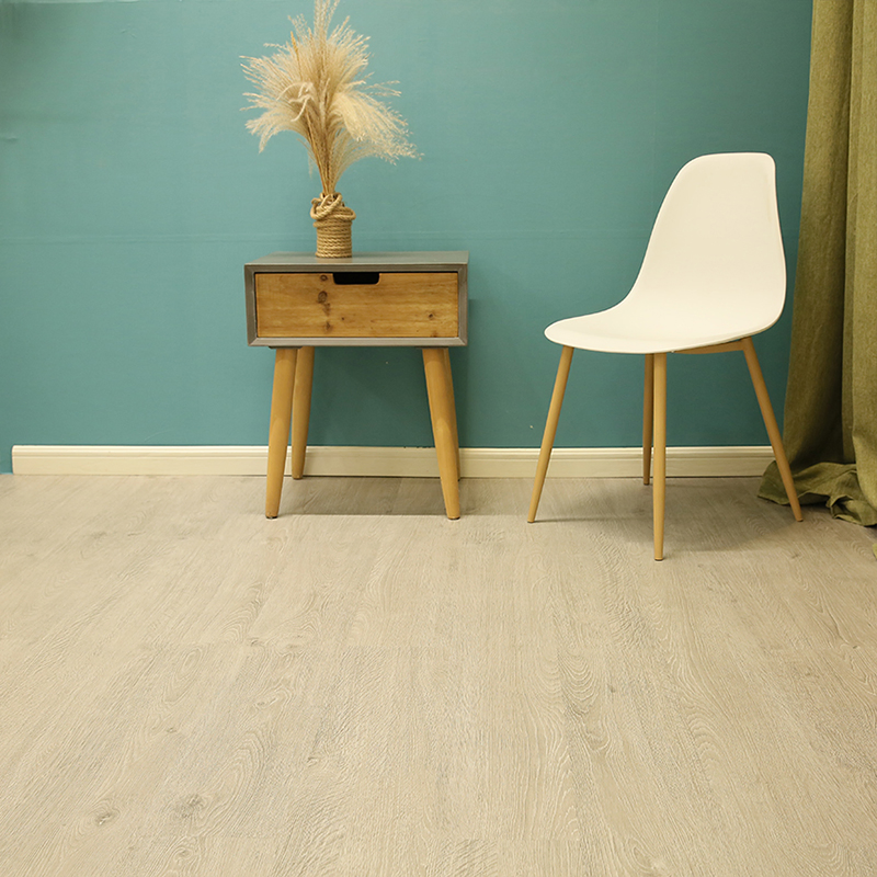 China Eucalyptus Engineered Parquet Bamboo Timber Solid Hardwood Flooring Oak Wood Floor