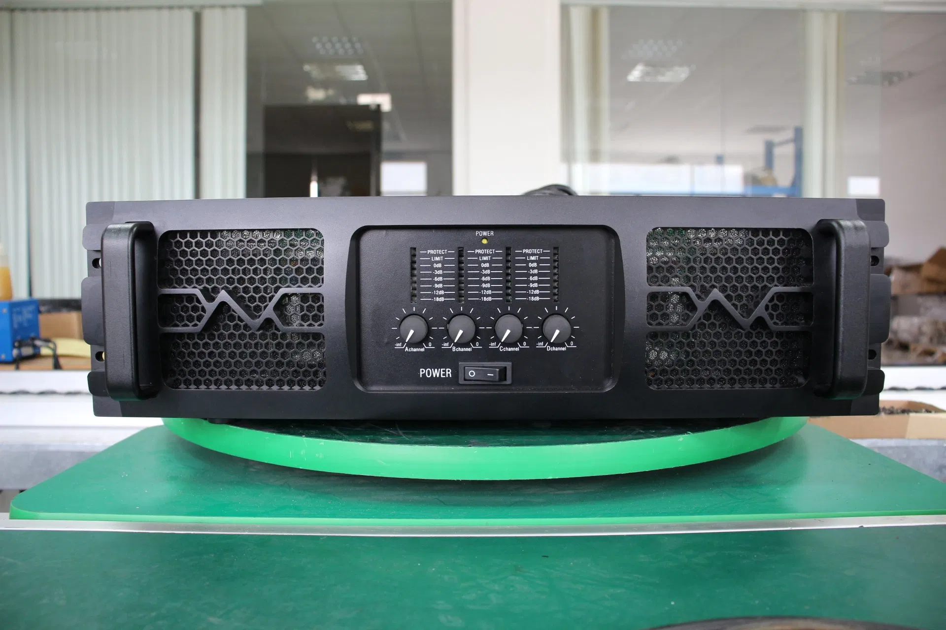 Xiy Ma4120 4 Channels 1200W*4 Digital Power Amplifier Professional for Disco