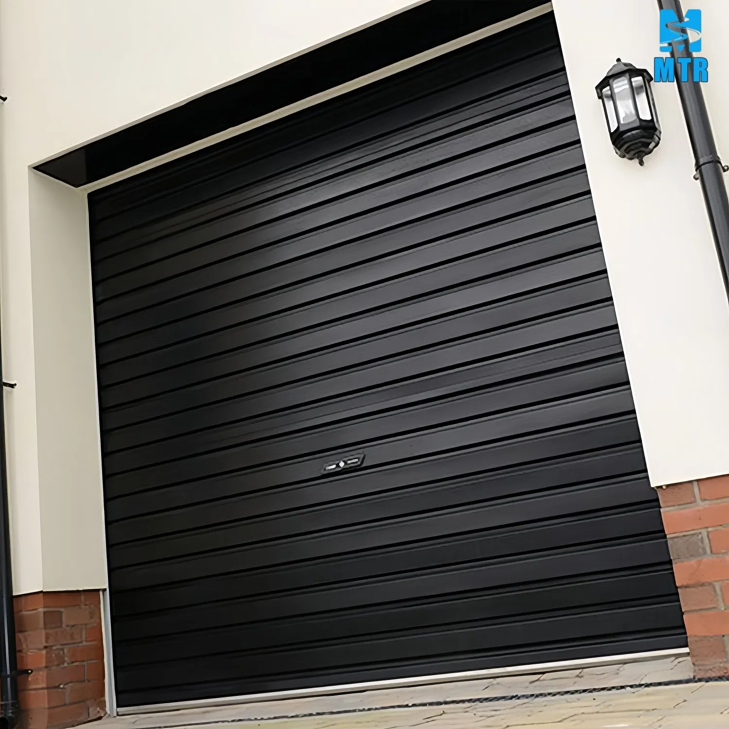 Exterior Installation Solid Side Plate Attractive Look Rolling Garage up Door